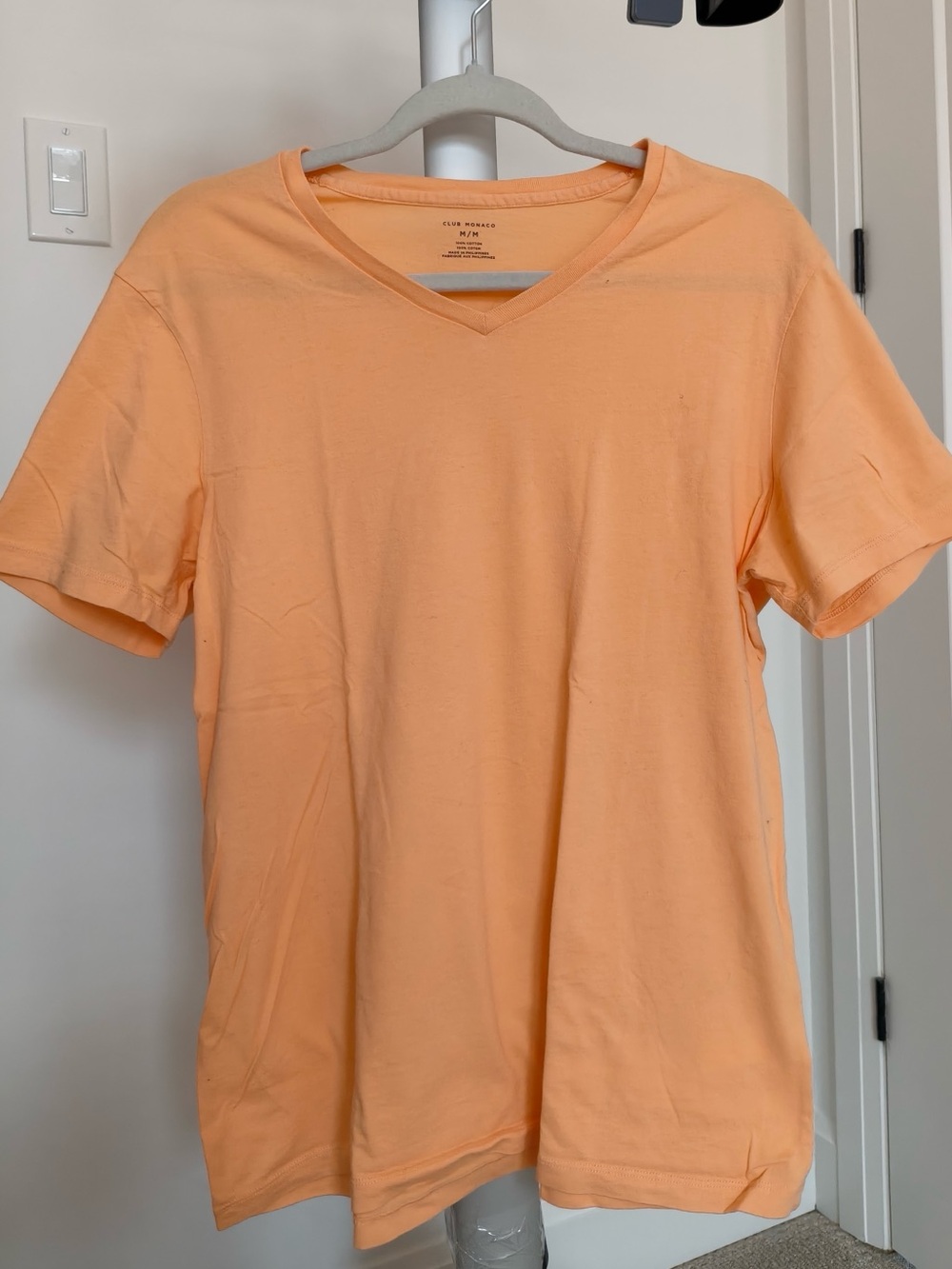 Club Monaco Men's V-Neck Short Sleeve Tee - Peach